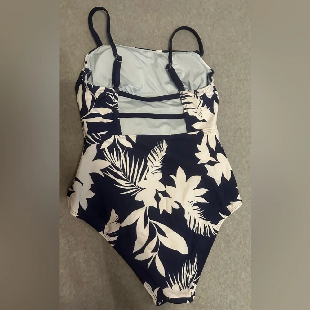 NWT CUPSHE One Piece swimsuit Cutout Back Tummy Control Navy Blue Size M - Picture 3 of 4